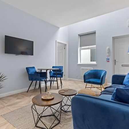 Modern Apartment Off-Road Parking-Twin Room Suite 4 노팅엄 외부 사진